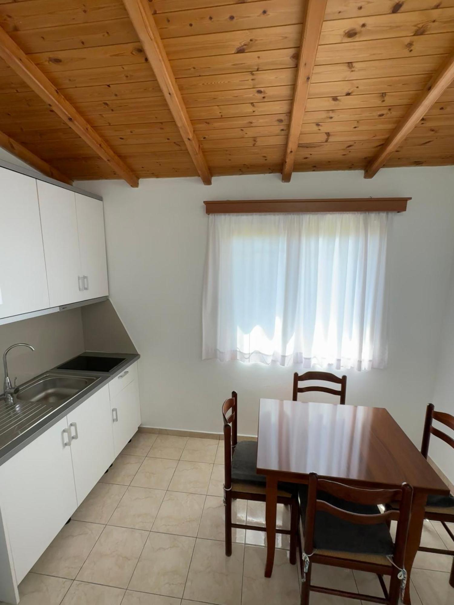Angela Apartment Ksamil